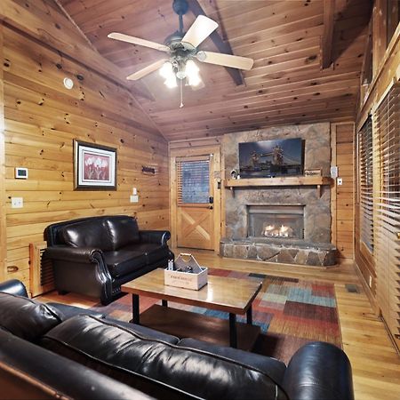 Private Smoky Mountain Luxury Log Home With 2 Fireplaces, Hot Tub & Community Pool Sevierville Extérieur photo