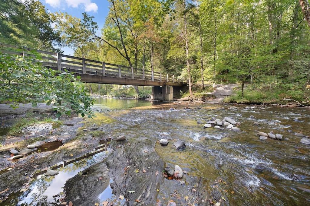 Private Smoky Mountain Luxury Log Home With 2 Fireplaces, Hot Tub & Community Pool Sevierville Extérieur photo